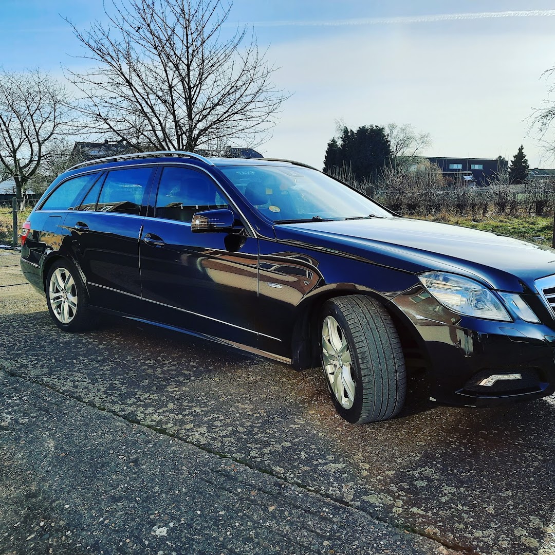 Foto van Taxi Riemst | 24/7 Service: Zakelijk-Particulier-VIP -Luchthavenvervoer- Airport transportation — Pendeldienst naar luchthaven (foto 2)