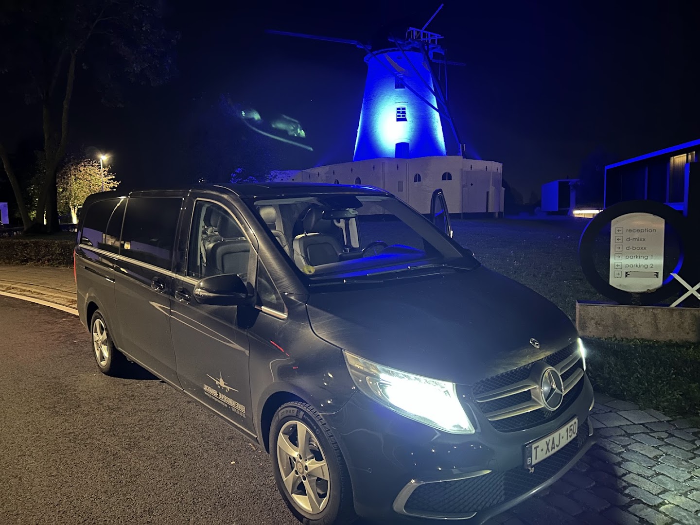 Foto van JVI airportservice bv Wevelgem in Wevelgem — Pendeldienst naar luchthaven (foto 3)