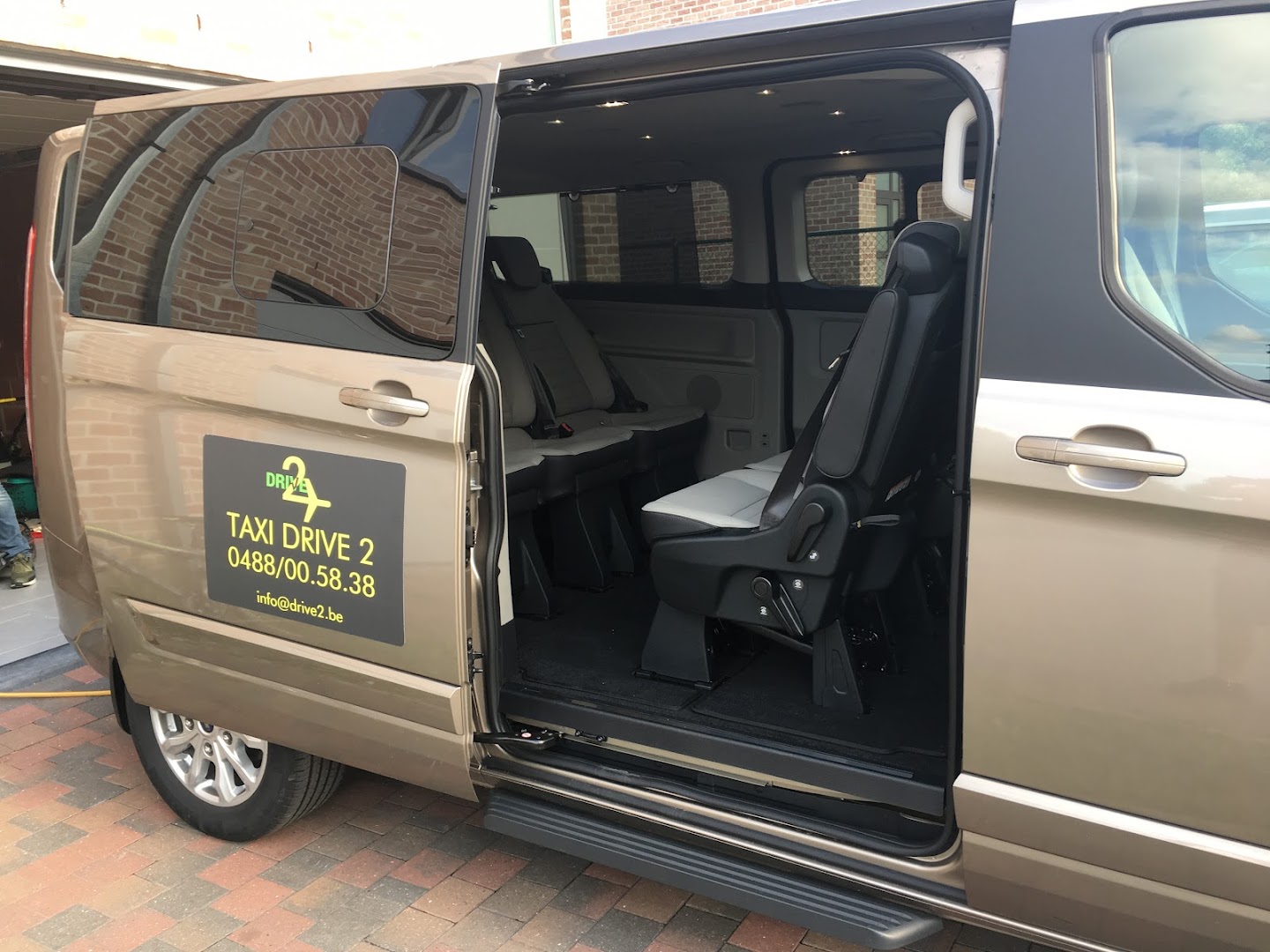 Foto van Drive 2 Zele - Taxi & Luchthavenvervoer in Zele — Taxibedrijf (foto 2)