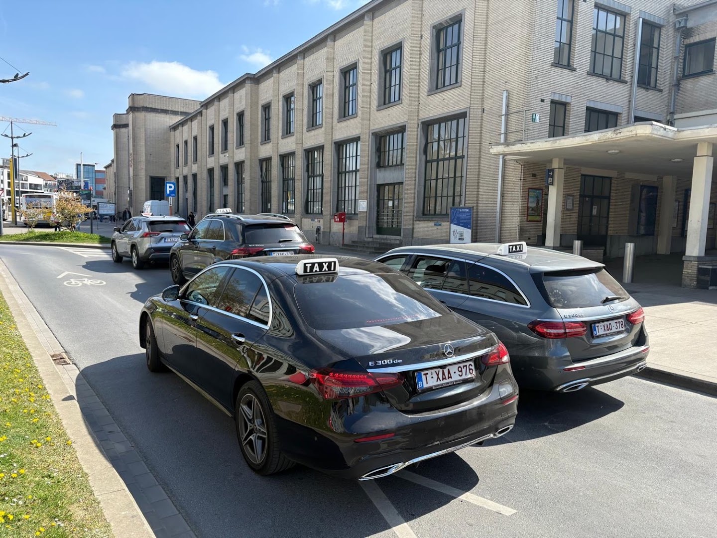 Foto van Taxi Petrosian Kortrijk in Kortrijk — Taxibedrijf (foto 2)