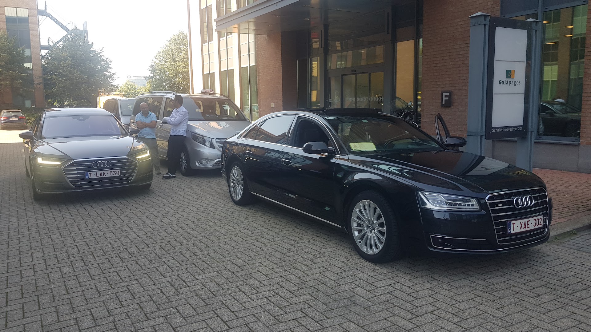 Foto van M3 taxi in Mechelen — Minibustaxiservice