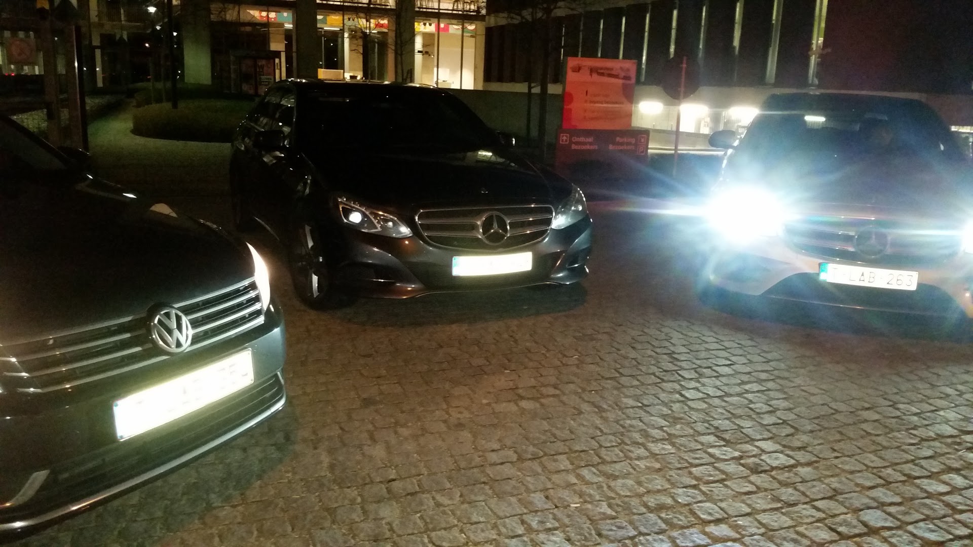 Foto van M3 taxi in Mechelen — Minibustaxiservice (foto 3)