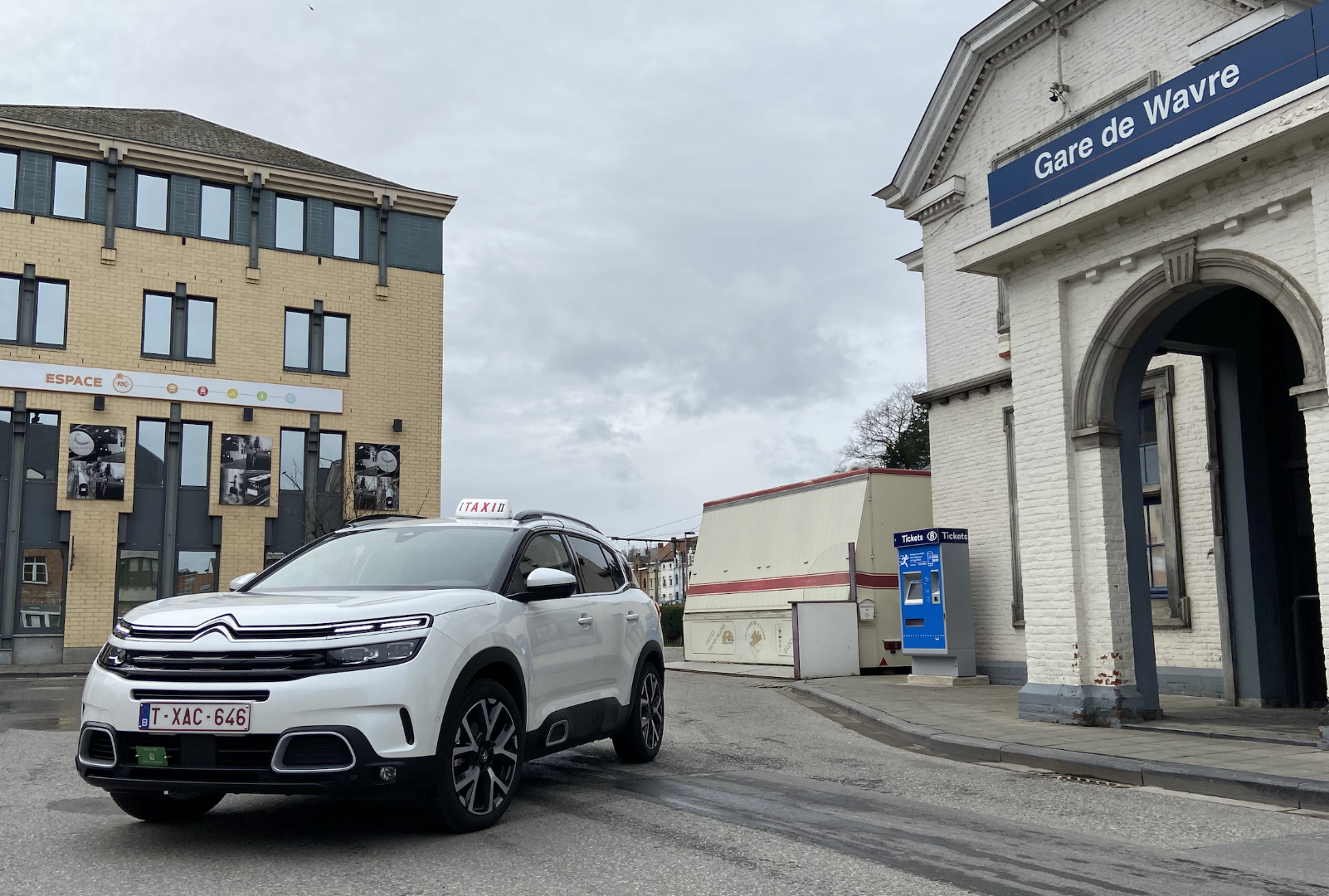 Foto van Taxis De La Dyle Wavre et Ottignies-Louvain-la-Neuve in Wavre — Taxistandplaats (foto 1)