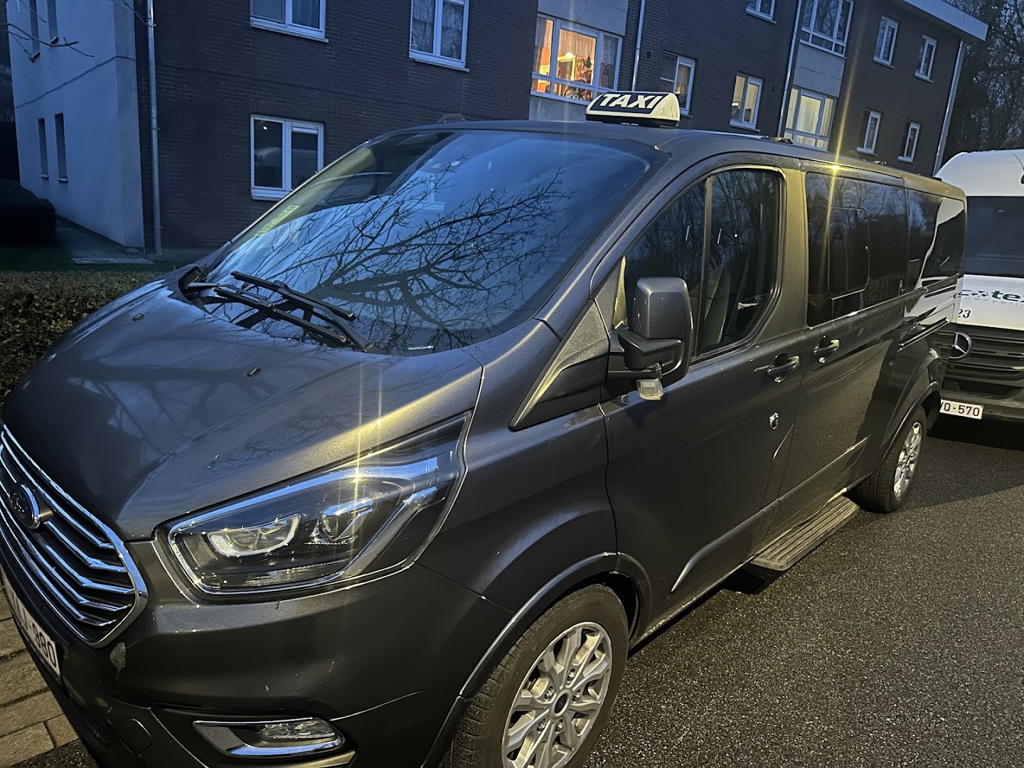 Foto van Taxi Waaslander in Sint-Niklaas — Taxibedrijf (foto 1)