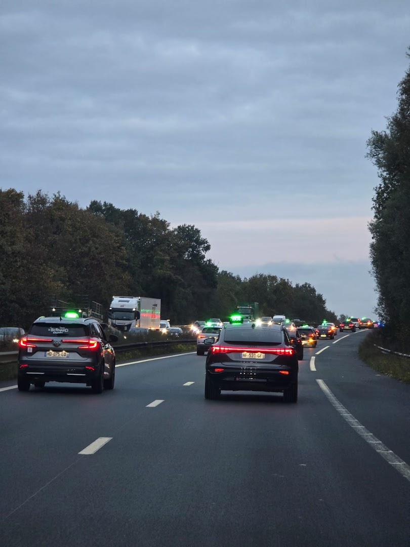 Foto van H24TAXIS lille in Halluin — Taxibedrijf