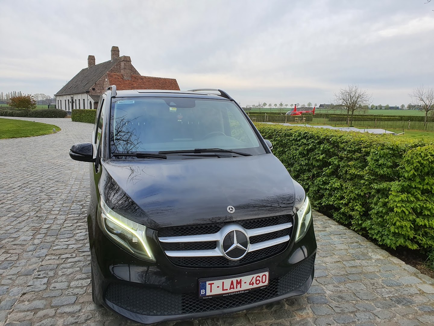 Foto van Vipshuttle in Zonnebeke — Taxibedrijf (foto 2)