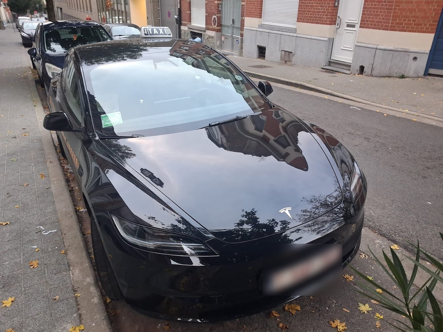 Foto van Taxi Bruxelles Europe (Berline, Van & Limousine) — Taxibedrijf (foto 1)