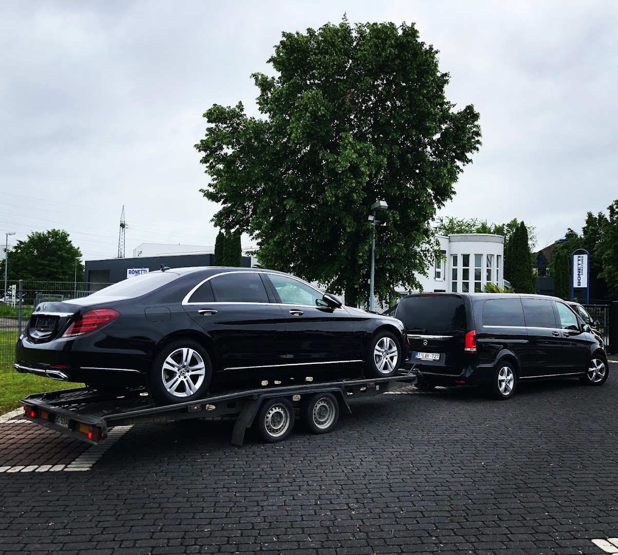 Foto van FirstClass Limousine Worldwide in Oudergem — Taxibedrijf (foto 2)