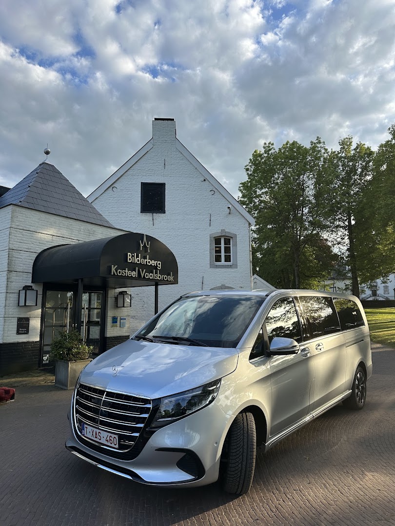 Foto van FirstClass Limousine Worldwide in Oudergem — Taxibedrijf (foto 3)