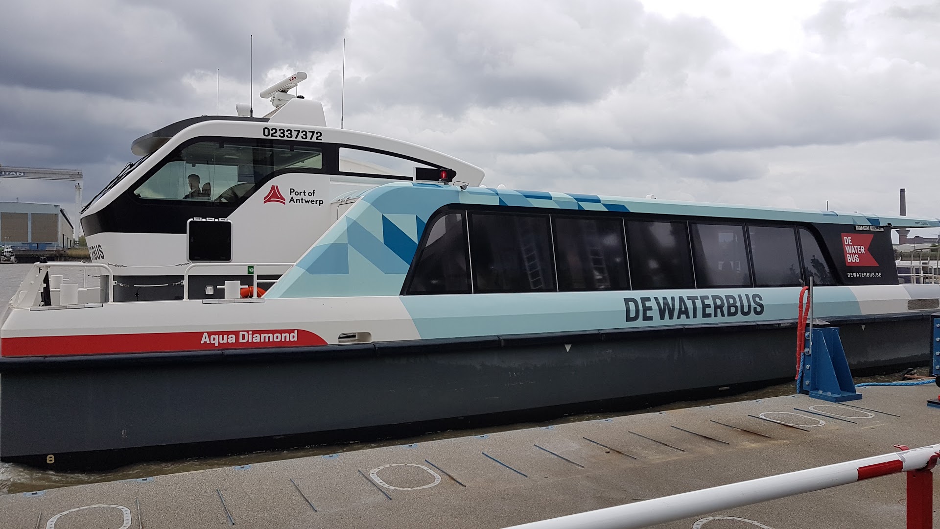 Foto van DeWaterbus Kruibeke in Beveren-Kruibeke-Zwijndrecht — Veerdienst (foto 3)