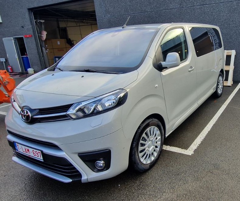 Foto van V&M Services - Airport transfer in Sint-Lambrechts-Woluwe — Pendeldienst naar luchthaven