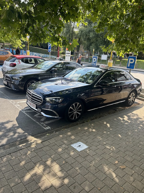 Foto van AZ TAXI Ottignies Louvain-la-Neuve in Ottignies-Louvain-la-Neuve — Taxibedrijf (foto 1)