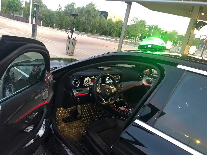 Foto van Service de Taxi à Bruxelles in Anderlecht — Taxibedrijf (foto 1)