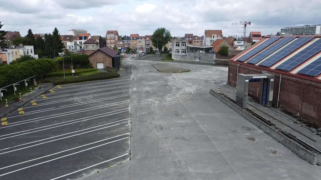 Foto van DATS 24 in Evere — Openbare parkeerplaats (foto 1)