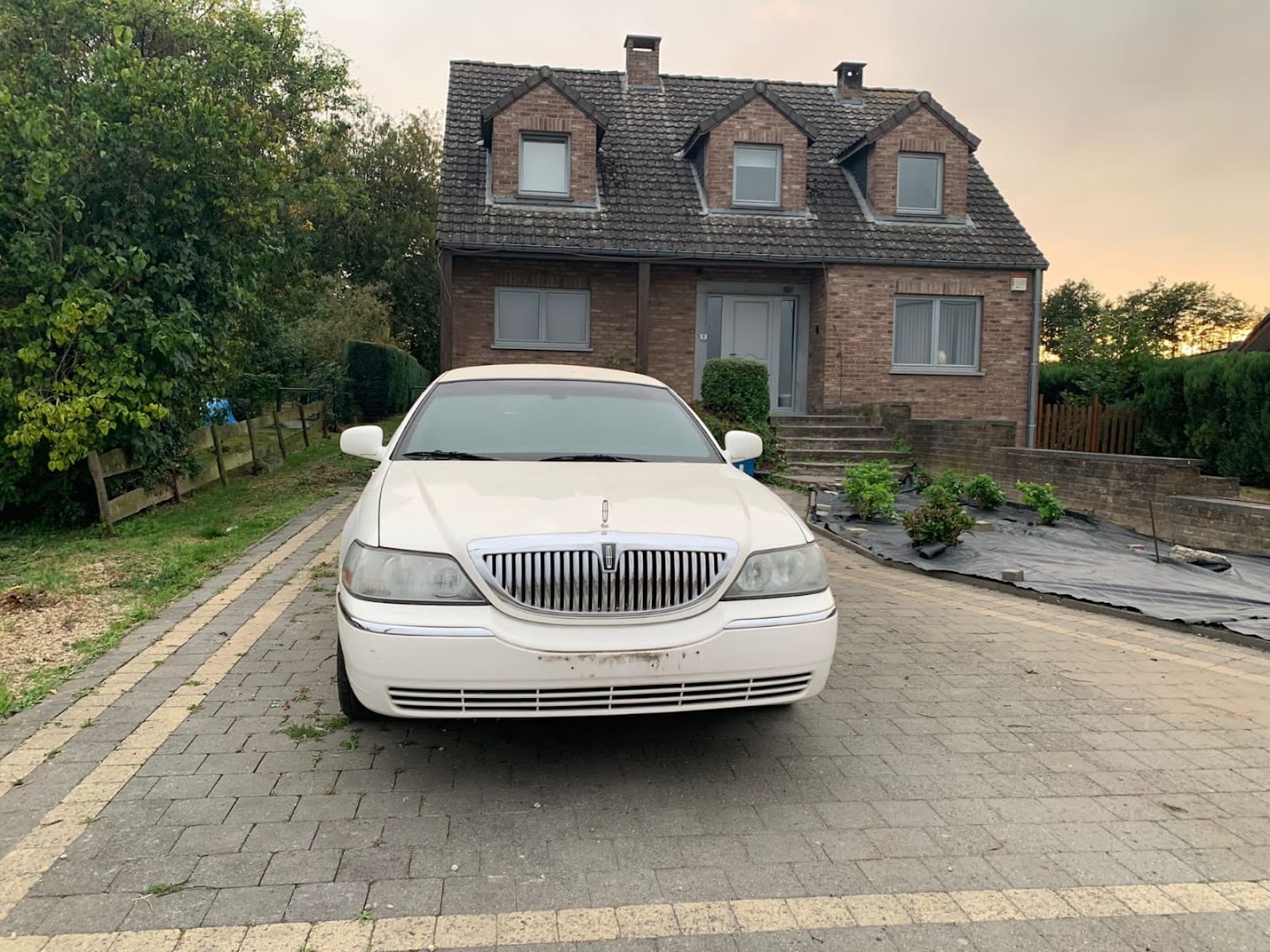 Foto van El Mahi Cars in Bruxelles — Autoreparatie en -onderhoud (foto 3)