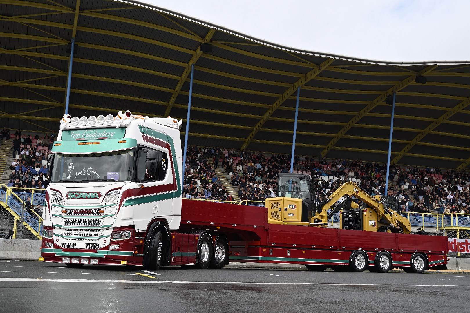 Foto van Debrouwer-Vancaudenberg BV Transporten in Wavre — Transportbedrijf (foto 2)