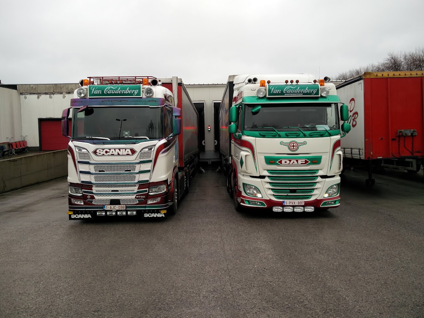 Foto van Debrouwer-Vancaudenberg BV Transporten in Wavre — Transportbedrijf (foto 3)