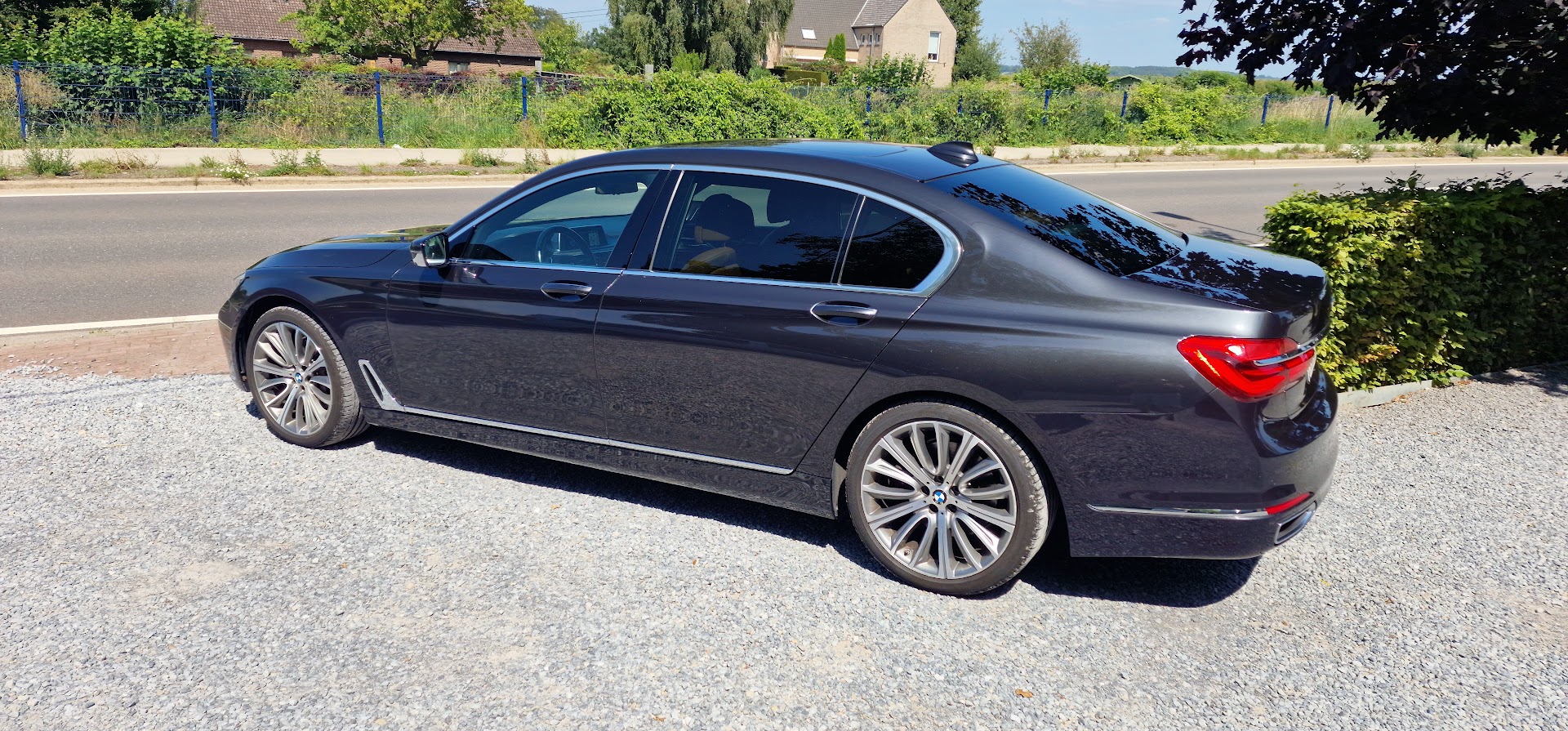 Foto van CHAR-LI BELGIUM - Chauffeur Privé & Navette Aéroport in Liège — Chauffeursservice (foto 3)