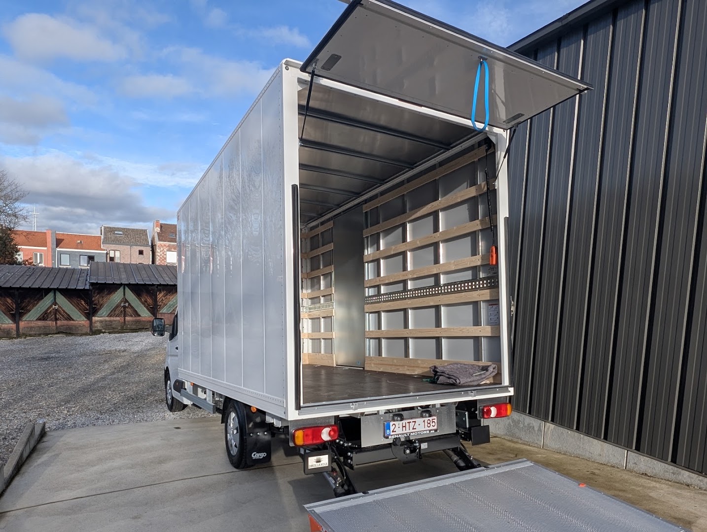 Foto van Taxi-box Garde-meubles mobile in Seraing — Verhuizing en opslag (foto 3)